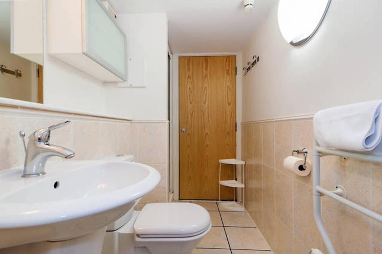 לונדון Central 2-Bed, 2-Bath Sanctuary Near Holborn Station, Covent Garden & West End מראה חיצוני תמונה